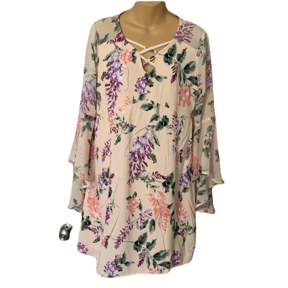 EST 1946 pink floral shift dress / size L / short and flowy / 3/4 bell sleeves